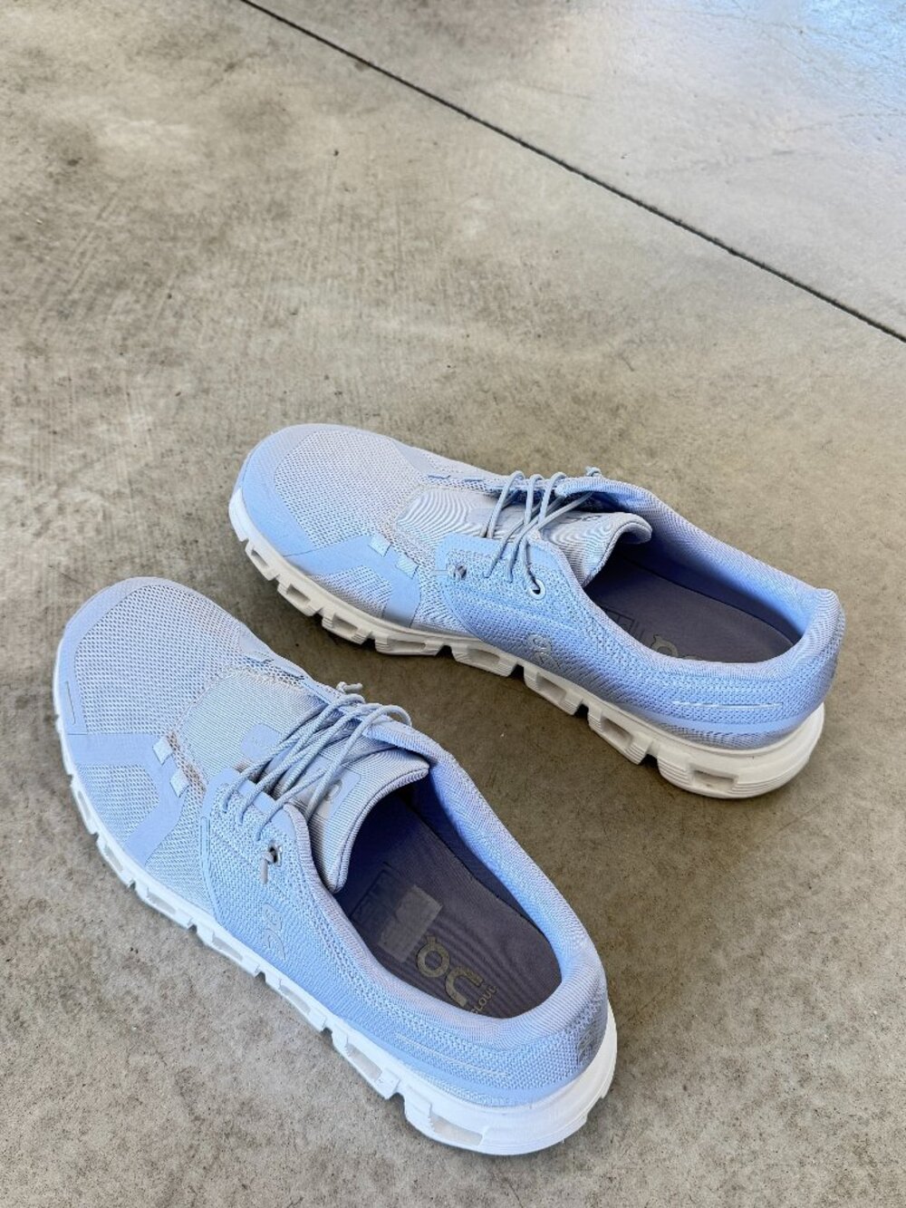 NEW CLOUD 6 sneakers